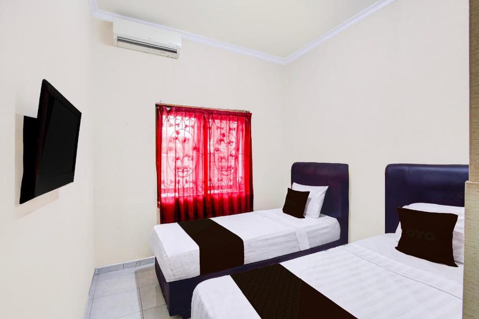 OYO 94717 Homestay Ka Villa Syariah Hotel in Indonesia