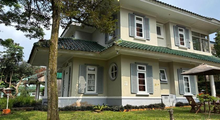 OYO 94710 Puncak Resort Guest House Hotel in West Java
