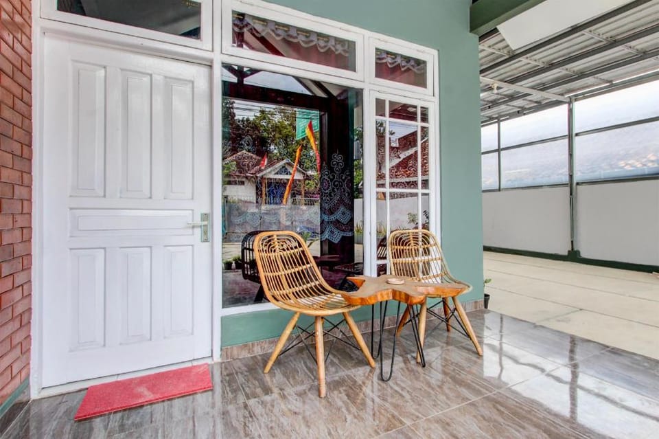 OYO 94701 Green House Hotel in Special Region of Yogyakarta