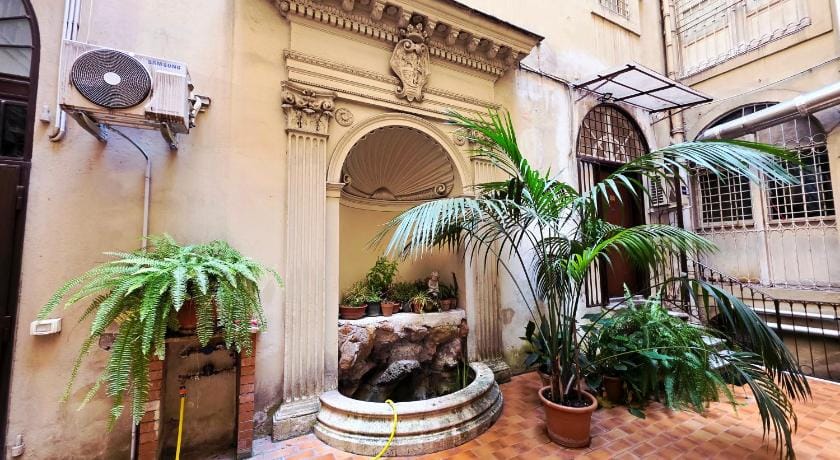 Nicole Suite Bed and Breakfast in Rome