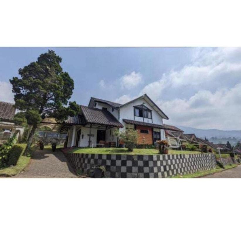 OYO 94711 Bougenville Resort Hotel in West Java