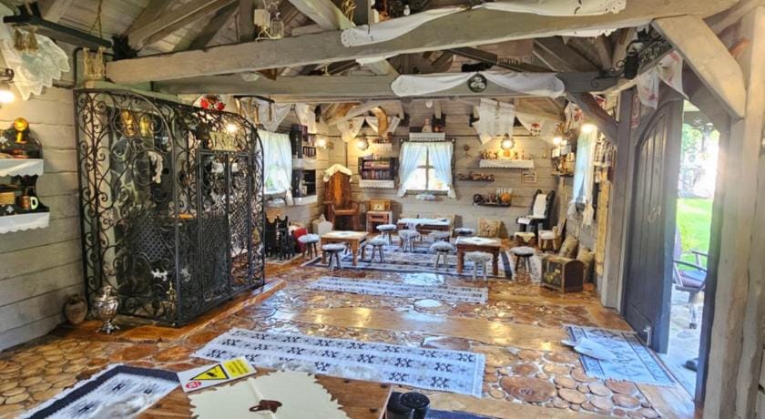 PENSIUNEA Agi Traditional - 4 MARGARETE Bed and Breakfast in Bran