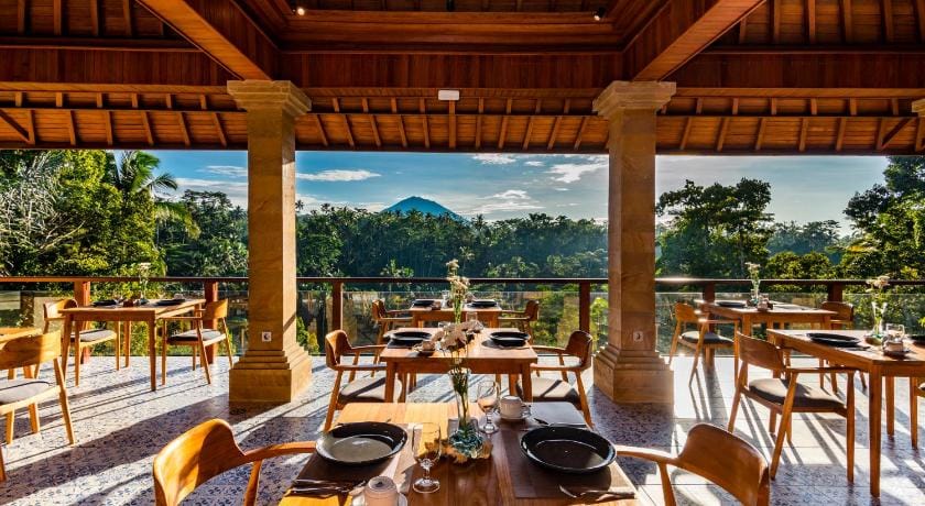 Ellena Resort Villa in Tampaksiring