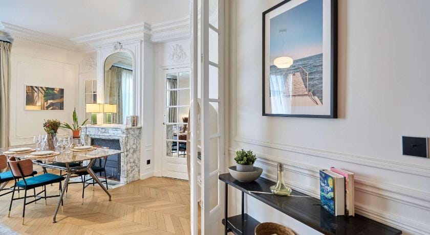 Wonderful AC Apartment Terrace Madeleine Opera Apartment in Paris