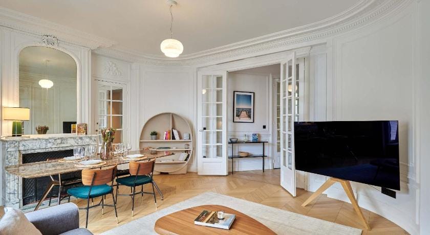 Wonderful AC Apartment Terrace Madeleine Opera Apartment in Paris