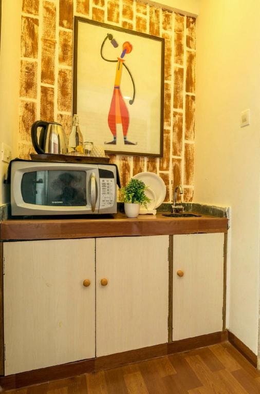 Gagal Home - Airport Suites Apartment in Mumbai