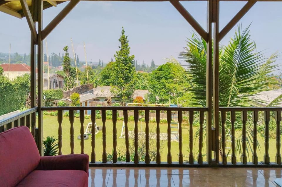 Villa Al Ikhlas Puncak RedPartner Hotel in Cisarua