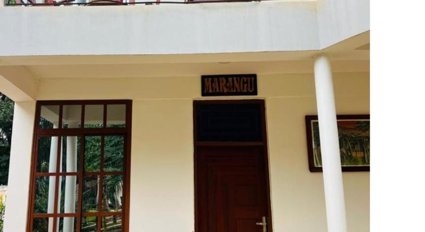 Hellens Riverside Villas - KIBO WING Hotel in Kenya