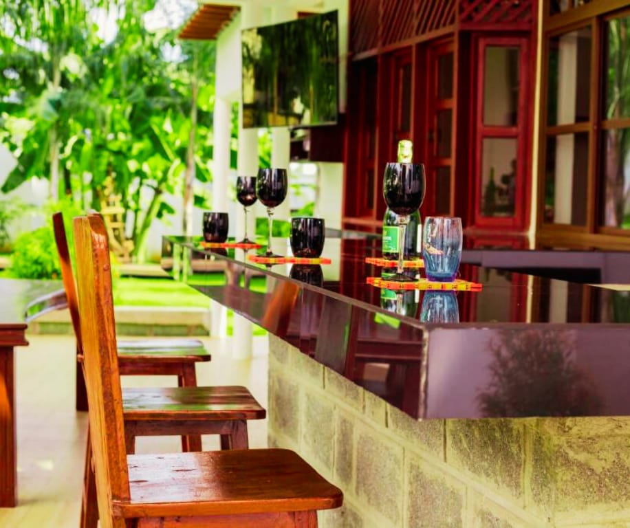 Hellens Riverside Villas - KIBO WING Hotel in Kenya