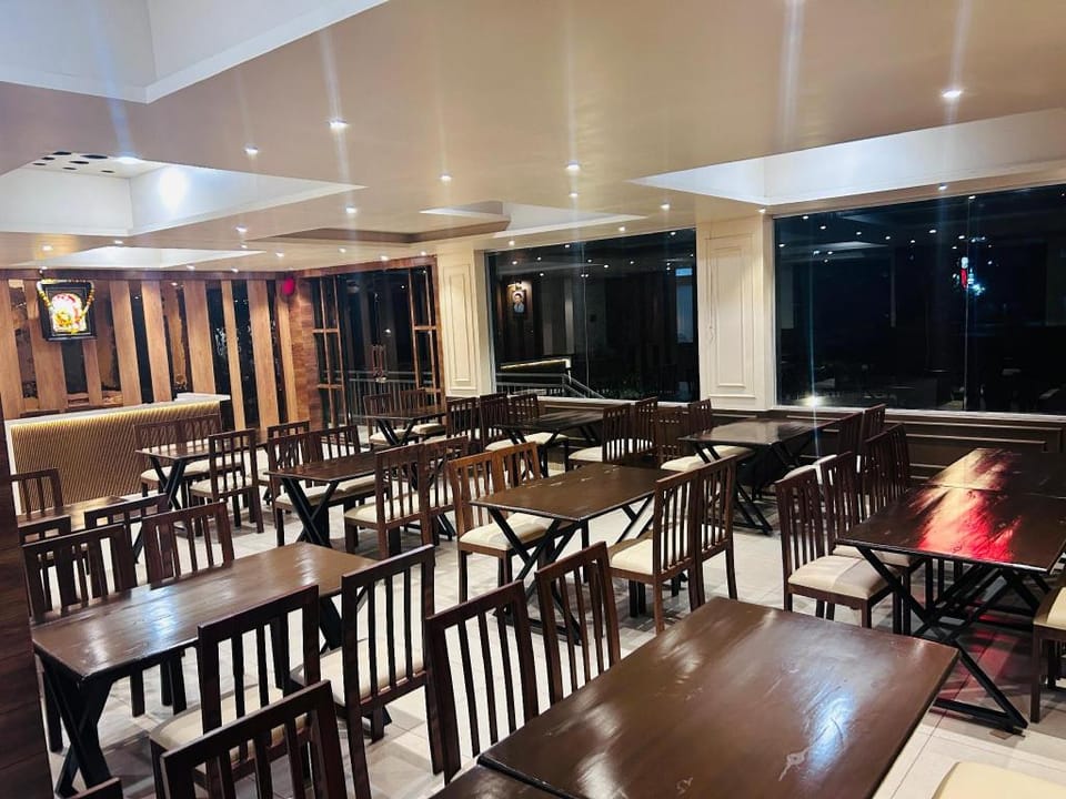 Hotel Majestic Hotel in Maharashtra