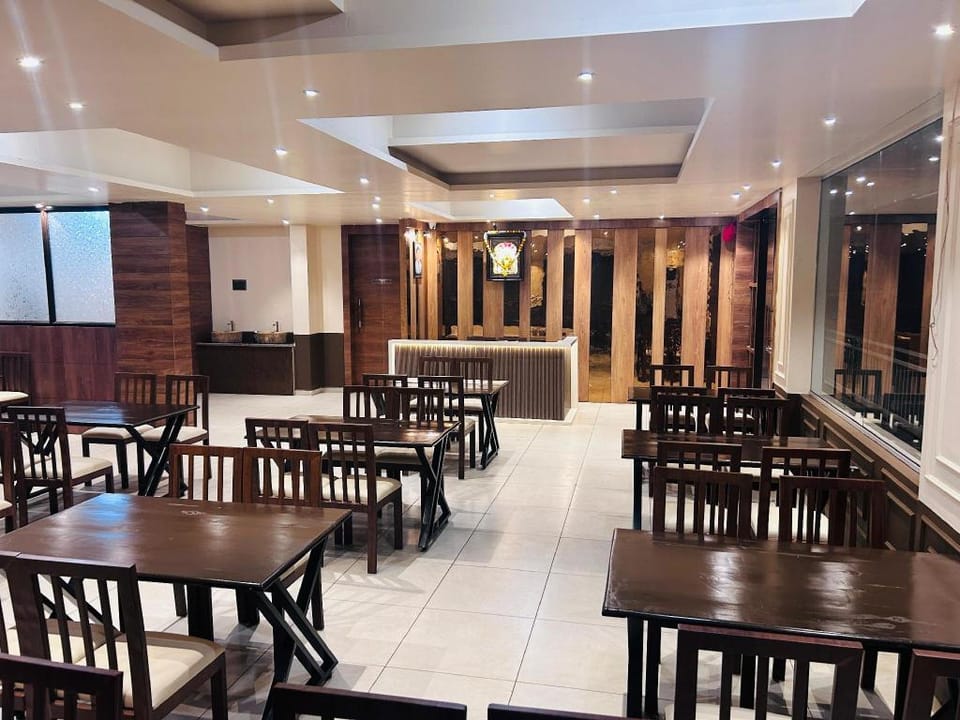 Hotel Majestic Hotel in Maharashtra