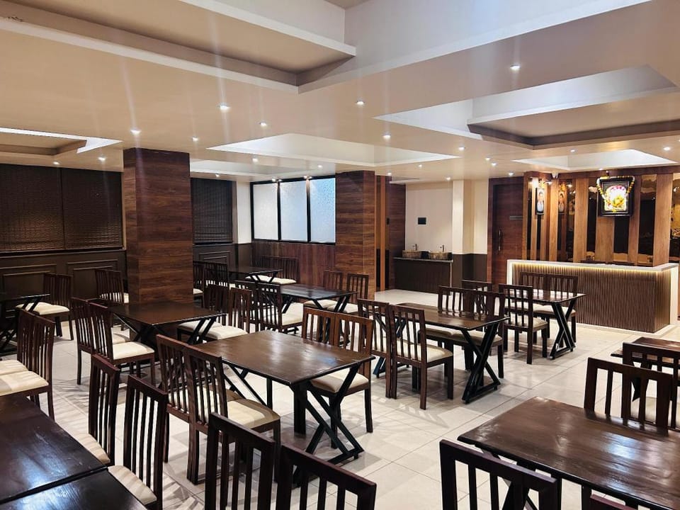 Hotel Majestic Hotel in Maharashtra