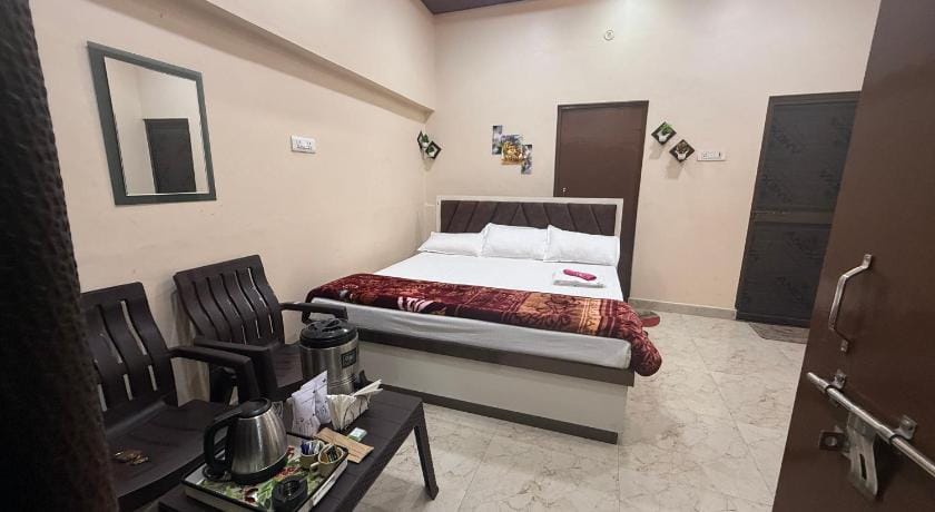Thakur Homestay- 500m from Shri  Vishwanath Temple Vacation rental in Varanasi