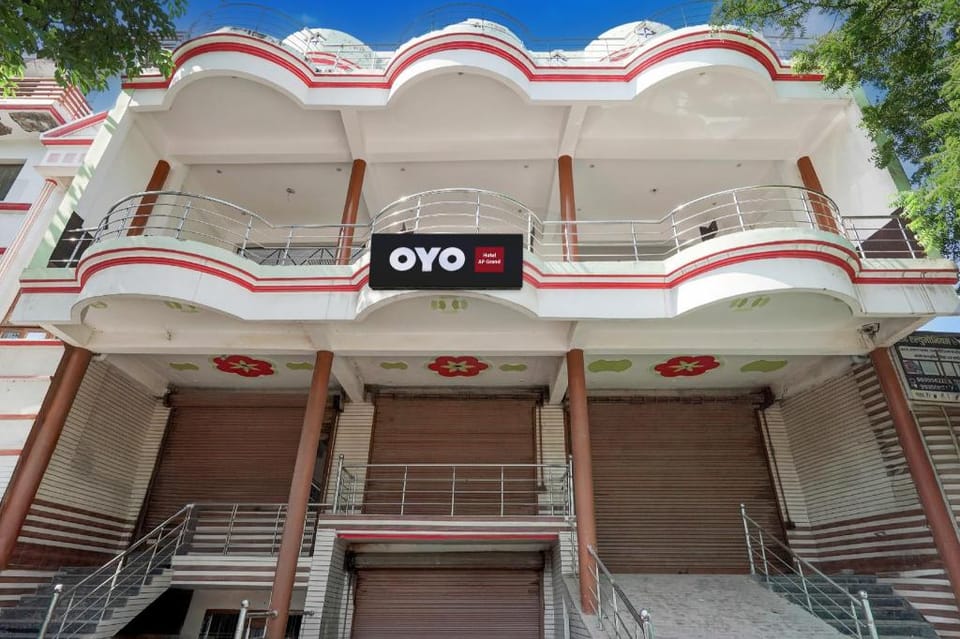 HOTEL O SP GRAND Sidhauli Hotel in Uttar Pradesh