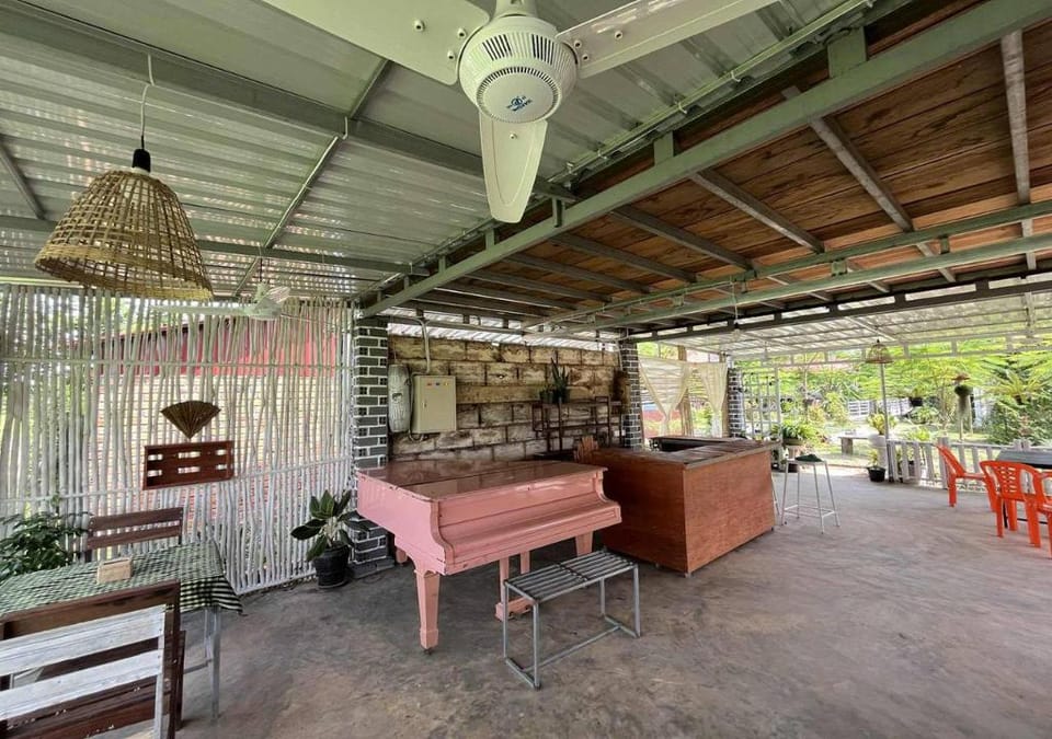Phum Khnhom Bungalow Bed and Breakfast in Battambang Province, Cambodia