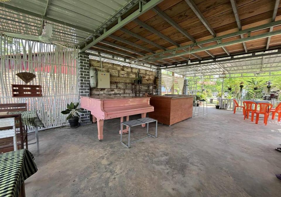 Phum Khnhom Bungalow Bed and Breakfast in Battambang Province, Cambodia