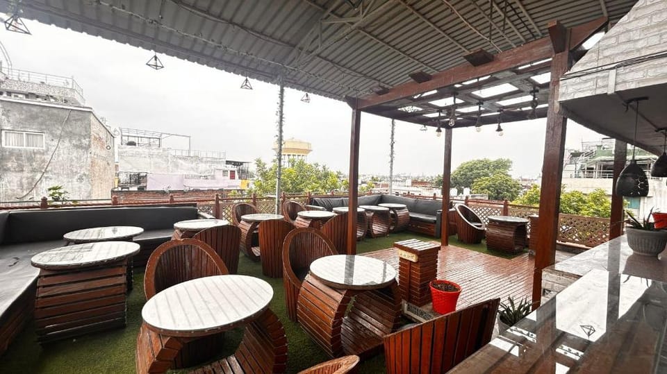 MTJ Hostel Agra Hotel in Agra