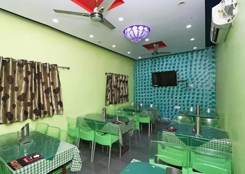 Hotel Shri Ram International 2.8km from Assi Ghat Hotel in Varanasi