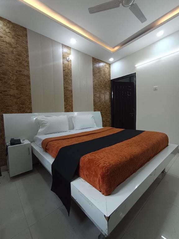 Tiger Eye Resort Kotabagh Hotel in Uttarakhand