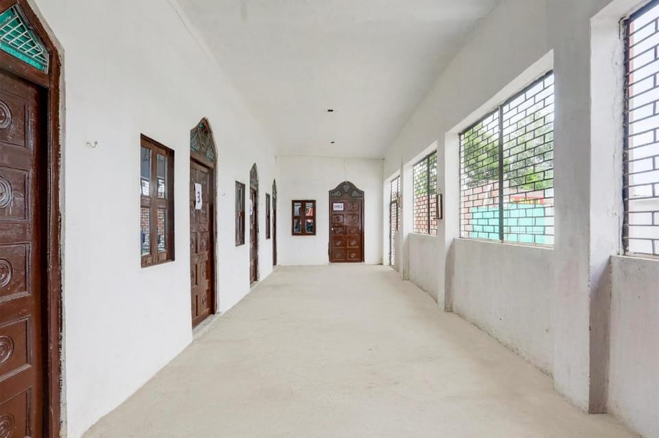 Hotel O by OYO S1 Hotel Palace NH 19 Hotel in Uttar Pradesh