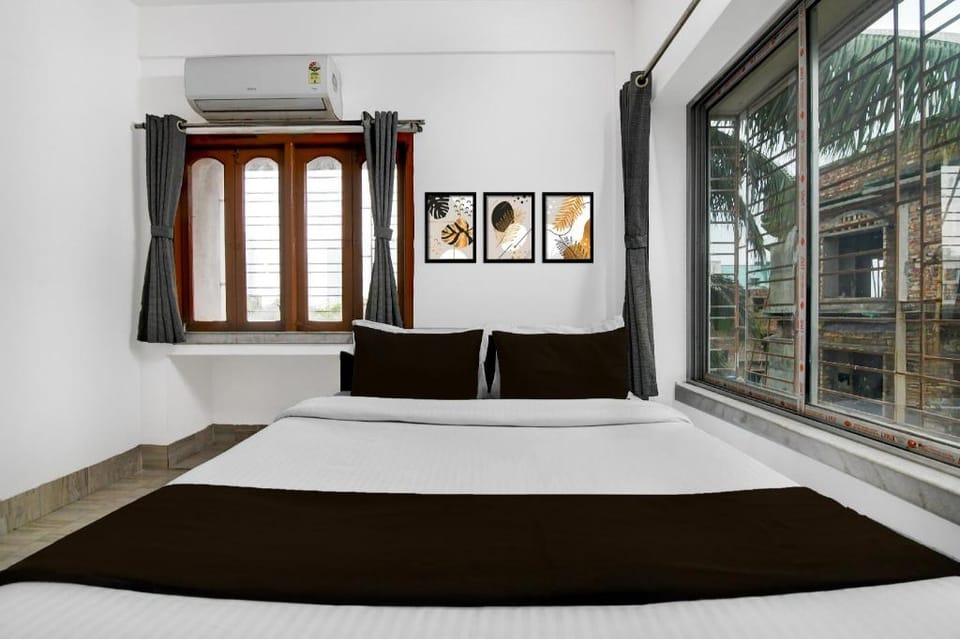 Hotel O The Golden Nest Kavi Sukanta Metro Station Hotel in Kolkata