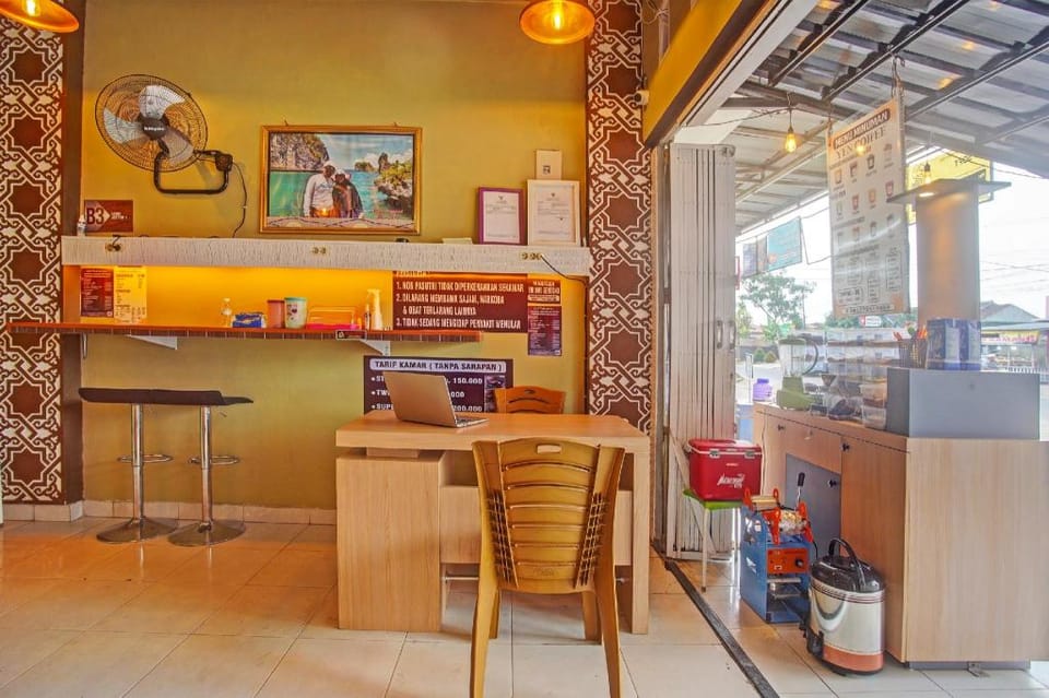 Super OYO 91689 Homestay Syariah Imah 2 Hotel in Indonesia