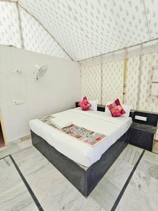 Barkha desert safari camp Sam Jaisalmer  Apartment in Sindh