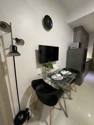 Family suite A with balcony Apartment in Mandaluyong