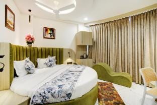 HOTEL M PARK  Apartment in Gandhinagar