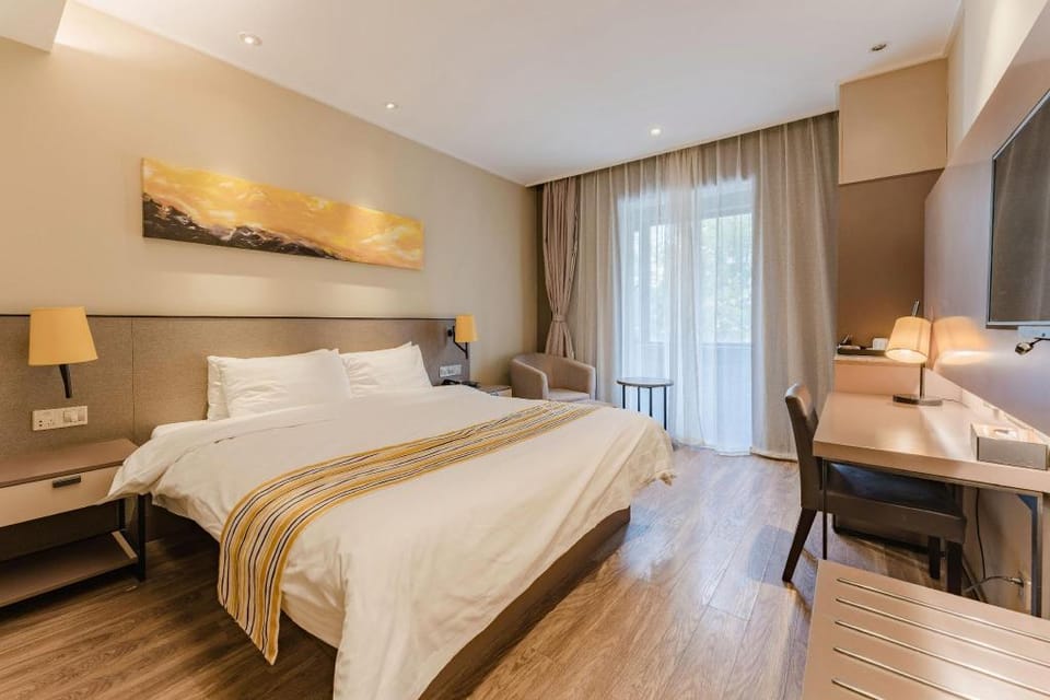 Home Inn Plus Zhengzhou Manhattan Civil Aviation Road Metro Station Hotel in China