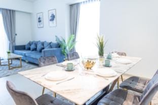 Act One I Act Two by Happy Season Apartment in Dubai