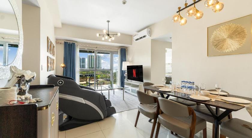 Luxury Penthouse Near Airport, City of Dreams &MOA Hotel in Pasay