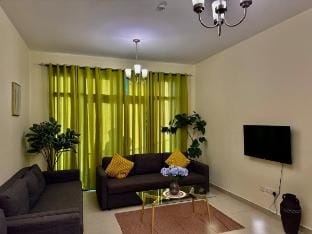 Jaddaf. Perfect for 9. Big unit Vacation rental in Dubai