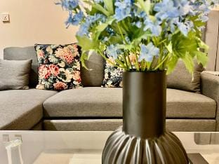 Stunning flat. 4 mins to metro Vacation rental in Dubai