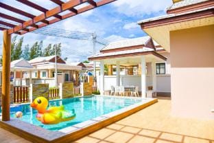 บ้านวิราคะ pool villa Villa in Hua Hin District