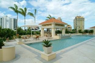 Nautical Beachside Apartment, Family Friendly Apartment in Surfers Paradise