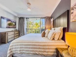 Nautical Beachside Apartment, Family Friendly Apartment in Surfers Paradise