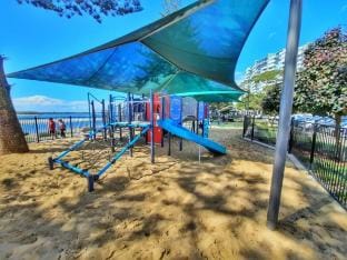 Broadwater Waterfront Balcony near Sea World Apartment in Southport