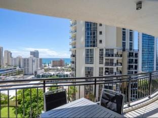 Sea View Apartment at Chevron Towers Apartment in Surfers Paradise