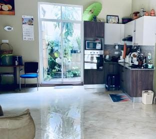 one room in a cheerful villa - summer nest Villa in Gangawatakorale