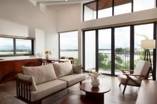 Big villa, river view, pool Villa in Hoi An