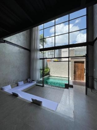 Rooftop! Rare Industrial Loft Center of Berawa Vacation rental in North Kuta