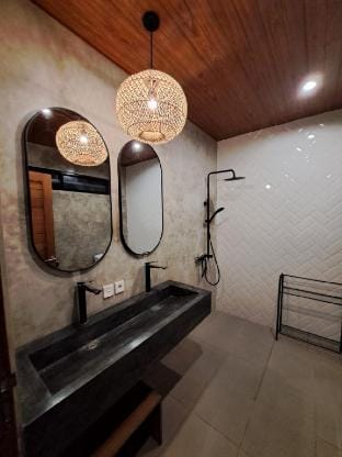 Central Berawa - Industrial Loft with Rooftop Vacation rental in North Kuta