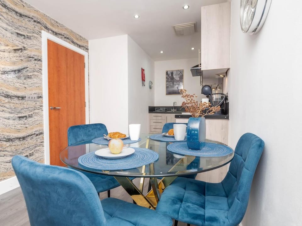 Central Birmingham Apartment - Balcony & Netflix Apartment in Birmingham