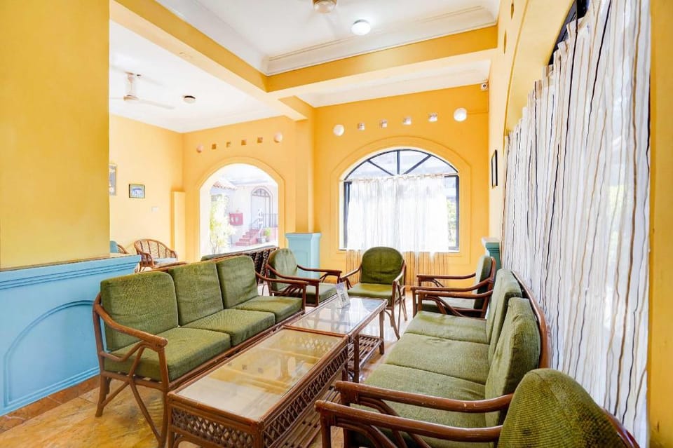 Townhouse Oak Calangute Hotel in Calangute