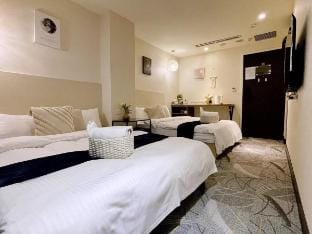 Ximending Quad Room No. 114623[僅限國外旅客入住] Vacation rental in Taipei City