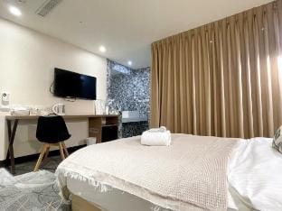 Ximending Double Room No. 114315 [僅限國外旅客入住] Vacation rental in Taipei City