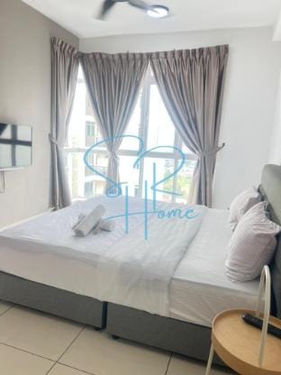 Near Mount Austin: Superior Stay (5pax) - Pool View Apartment in Johor Bahru