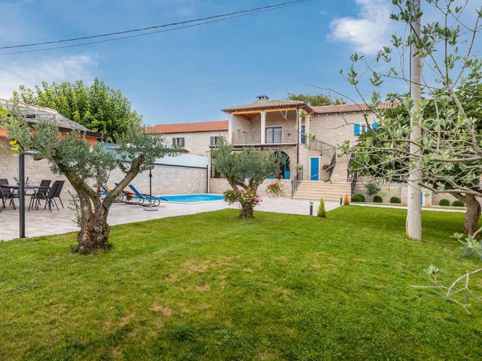 Stylish villa with swimming pool and garden Villa in Istria County