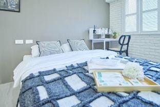 Zhonghua Road《西門捷運6號出口｜雙人房》106左2[僅限境外旅客入住] Vacation rental in Taipei City